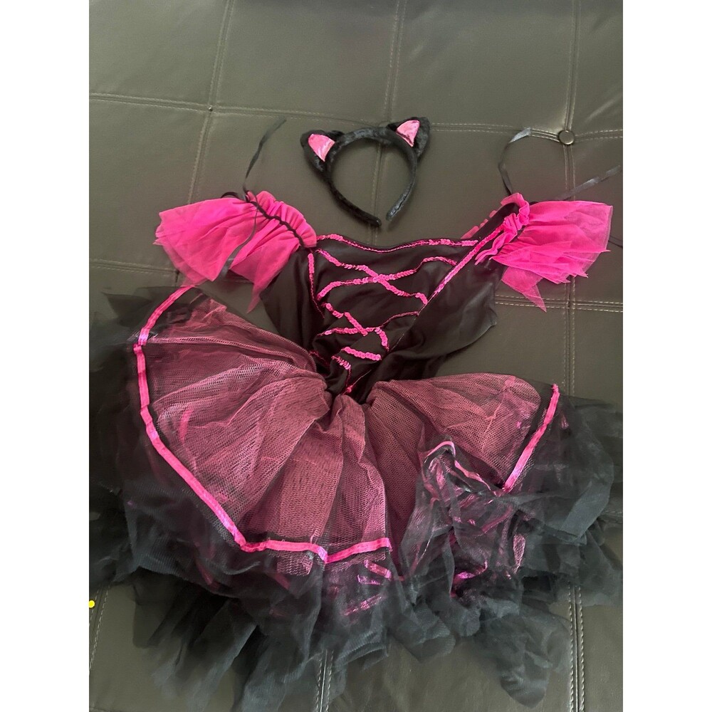 Costume - Picture 2 of 4